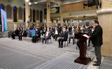 دیدار جمعی از تولیدکنندگان و فعالان صنعتی با رهبر معظم انقلاب/گزارش تصویری
