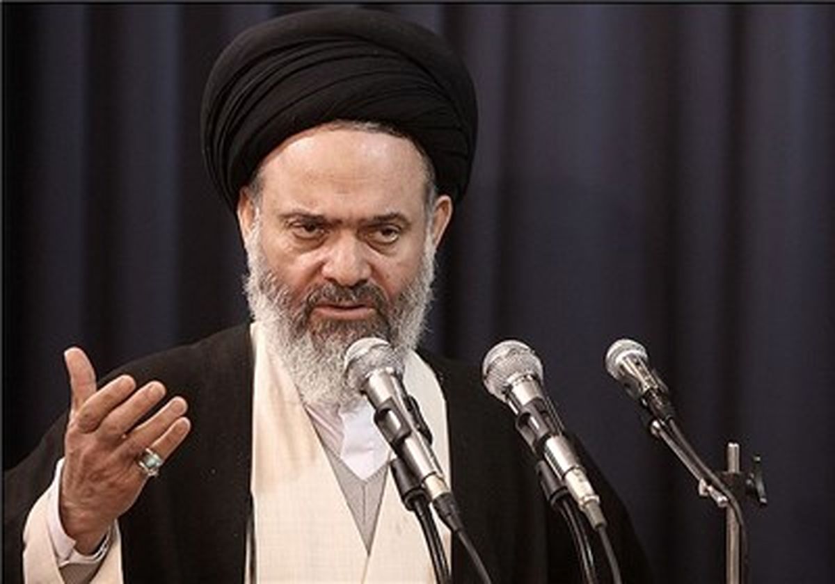 آیت الله حسینی بوشهری در بیمارستان بستری شد