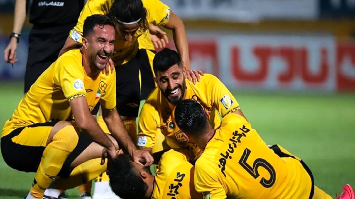 سپاهان به مدیر برنامه کدام بازیکن ۱۷ میلیارد می‌دهد؟
