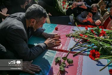 تشییع پیکر شهیدان حیدری و مهقانی/گزارش تصویری