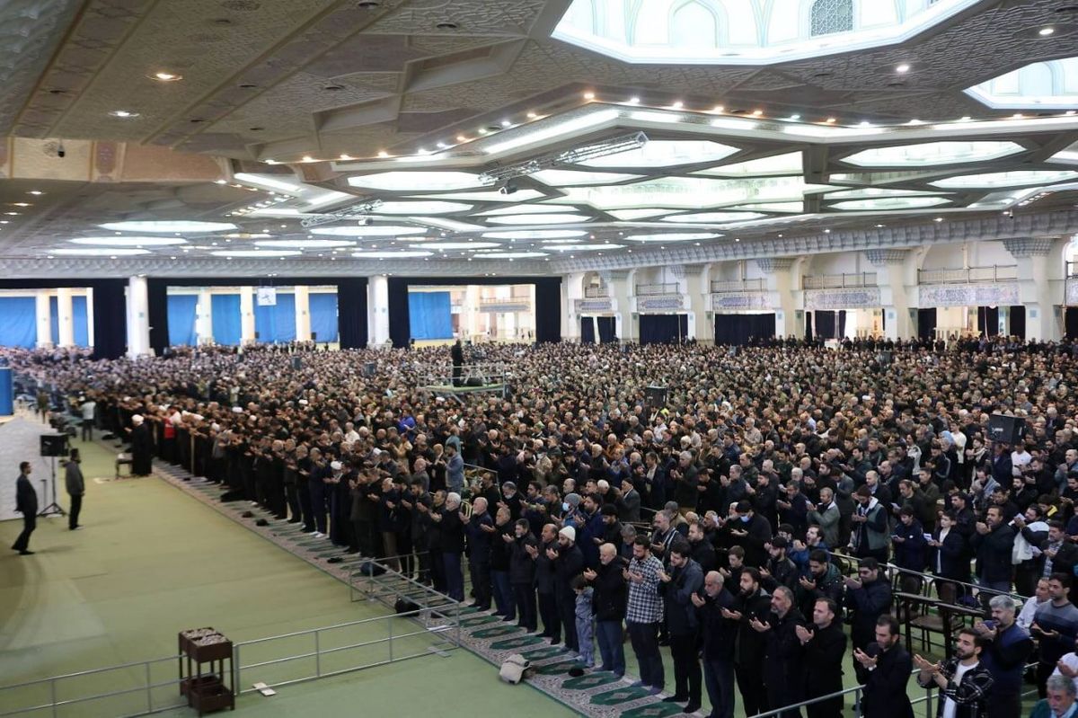 اقامه باشکوه نماز عید فطر در مصلی تهران