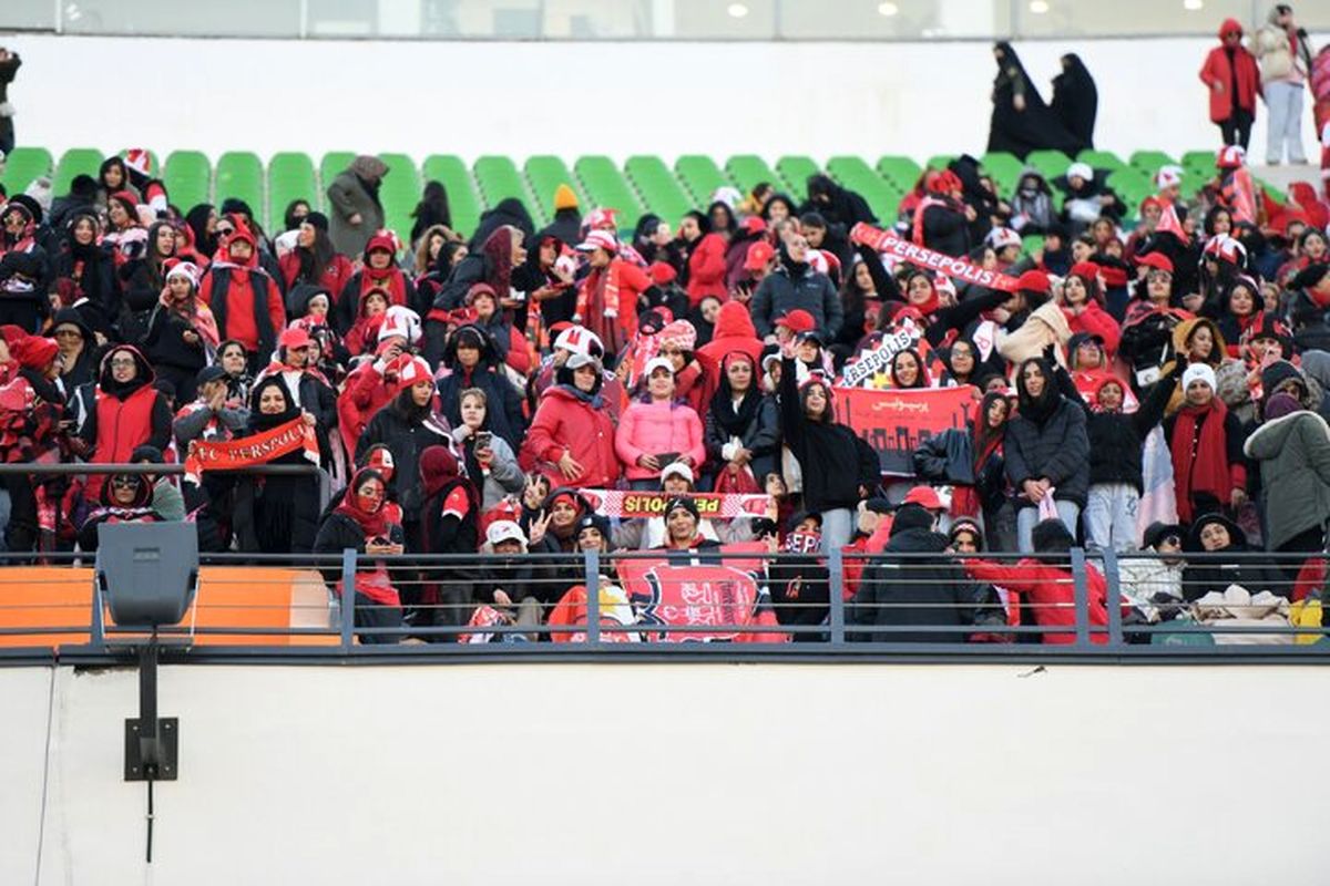 پرسپولیسی‌ها از تماشاگران زن چه خواستند؟