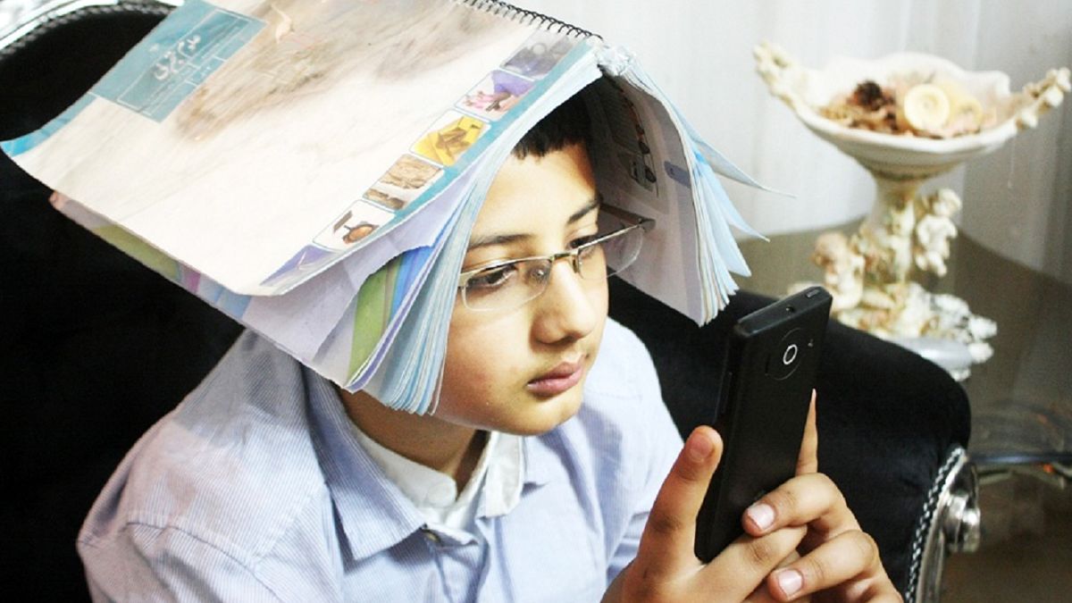 چطور فضای مجازی را برای کودکانمان امن کنیم ؟
