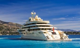 کشتی لاکچری رفیق پوتین توقیف شد