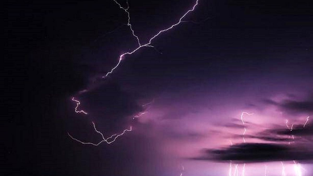 چرا صاعقه همیشه باعث مرگ انسان نمی‌شود؟
