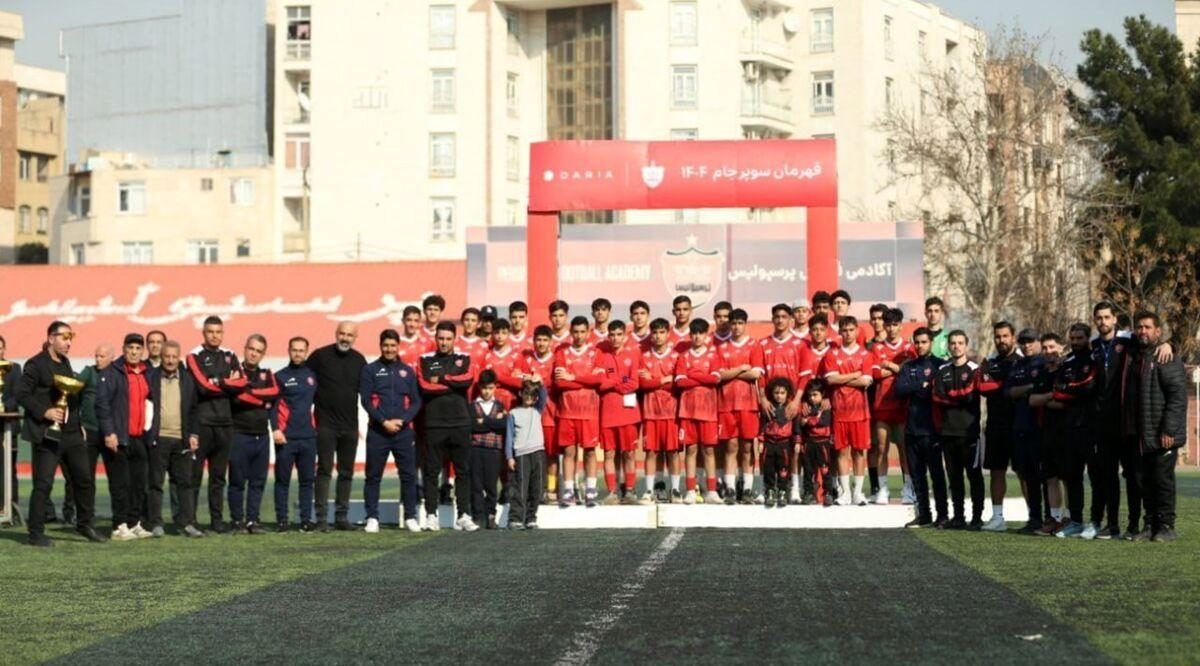 قهرمانی پرسپولیس در سوپرجام؛ شاهرودی در کنار تیم