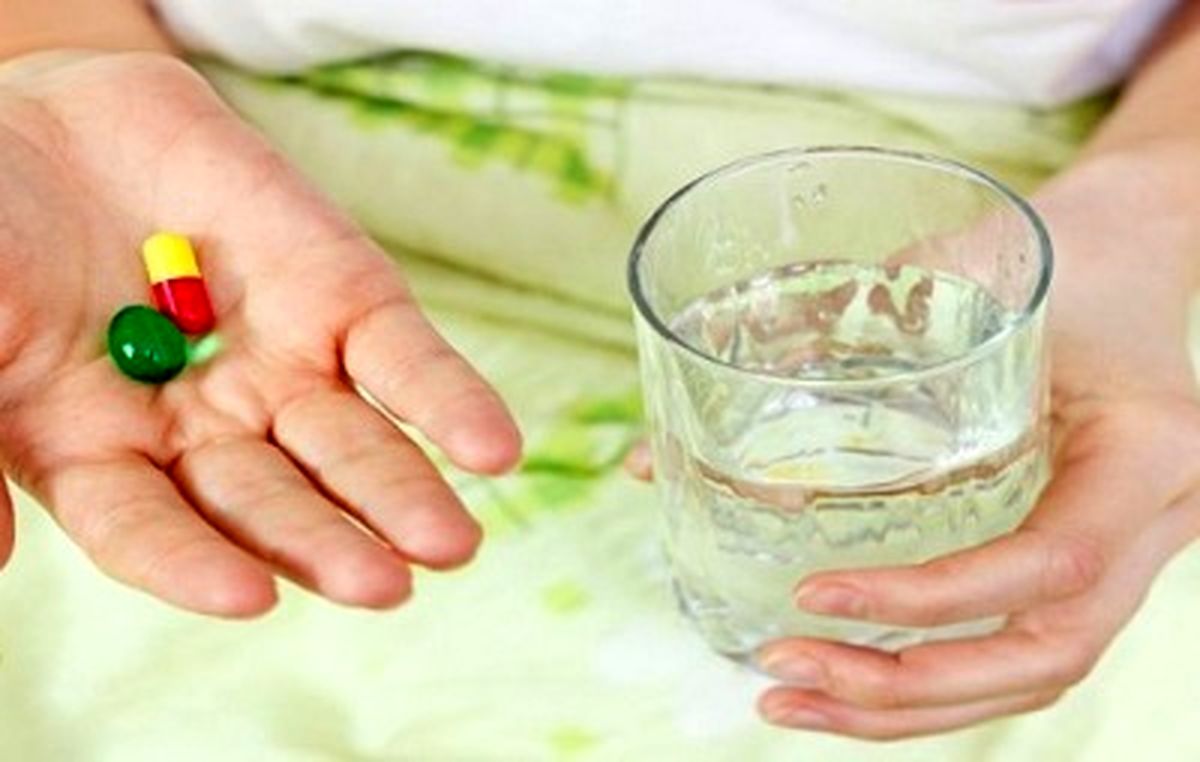 ۷ نوع نوشیدنی را هرگز همراه دارو استفاده نکنید