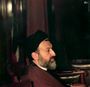 شهید آیت الله دکتر سید محمد حسینی بهشتی در جلسه قضات دادگستری