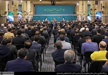 دیدار جمعی از تولیدکنندگان و فعالان اقتصادی با رهبر انقلاب/گزارش تصویری