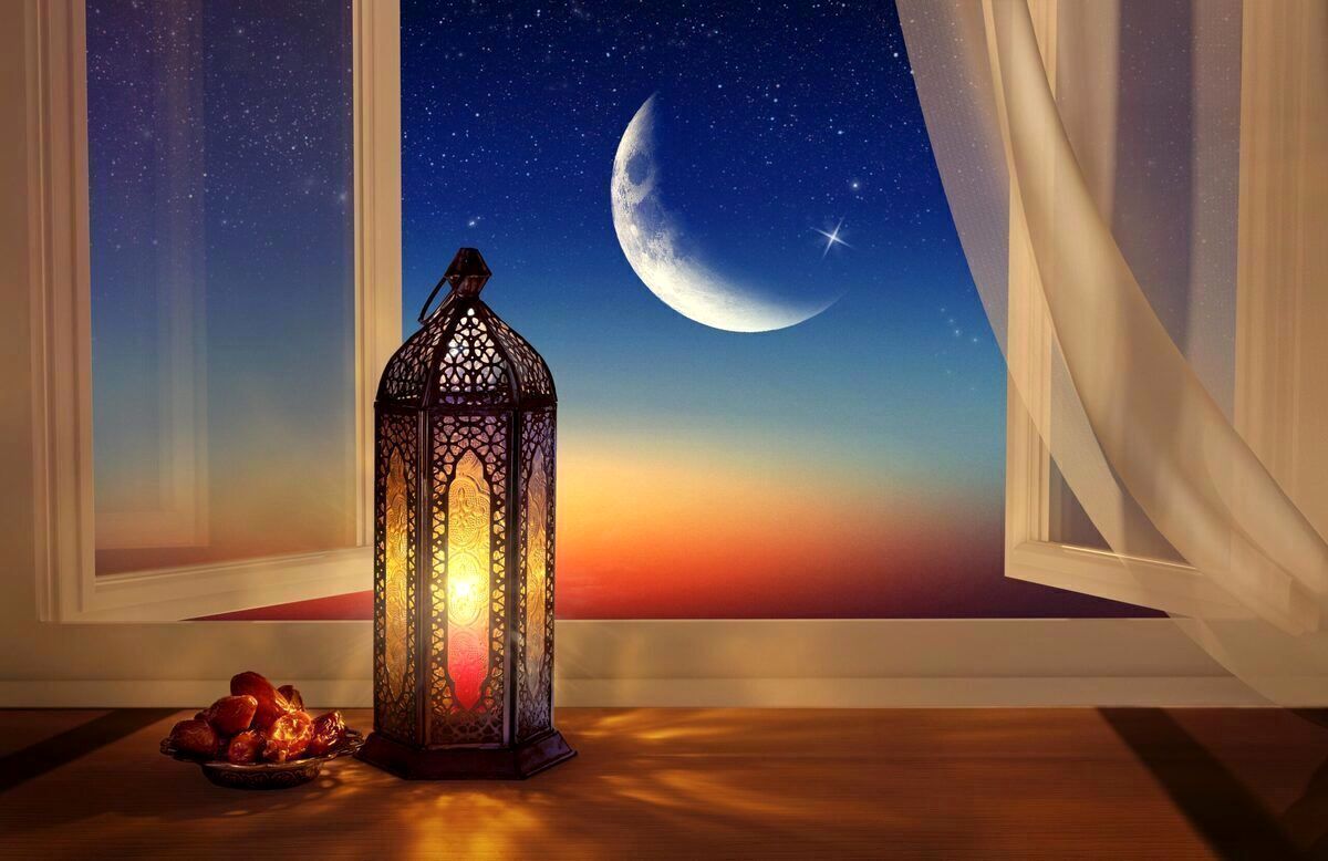 نحوه نذر نان در شب و روز اول ماه رمضان
