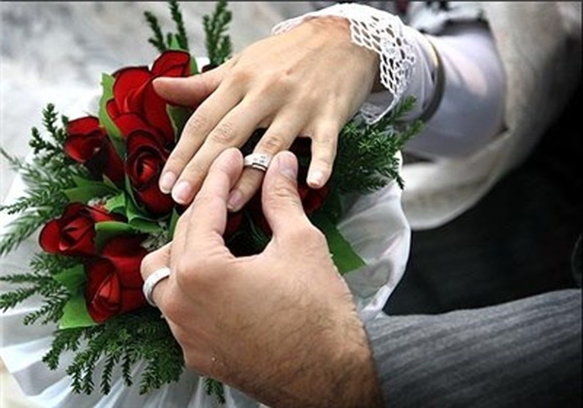 ۳۰۰ هزار دختر بازمانده از ازدواج در کمیته امداد