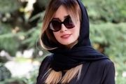 سلفی جذاب آسانسوری همسر شاهرخ استخری /عکس