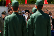 مراسم دانش‌آموختگی در دانشگاه امام حسین(ع) با حضور رهبر انقلاب / گزارش تصویری
