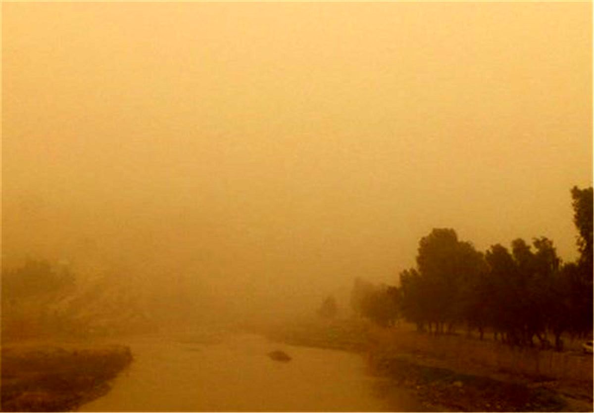 گردوغباری با غلظت ۲۰برابر حدمجاز شهرهای جنوبی خوزستان را به تعطیلی کشاند