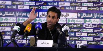 مجیدی در محاصره هواداران استقلال+ عکس