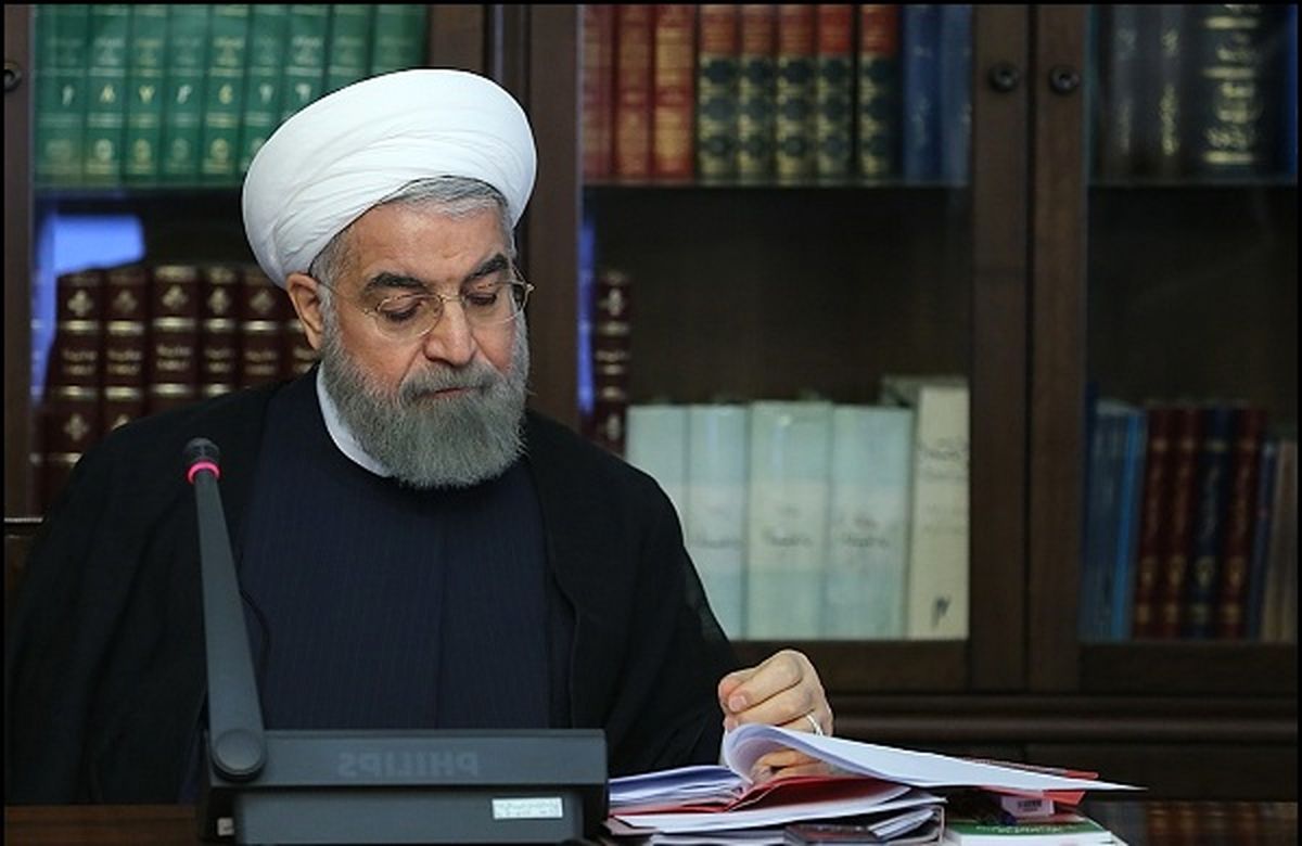 اصلاح‌طلبان جاخالی دادند /تیم اقتصادی دولت از ما نیستند!