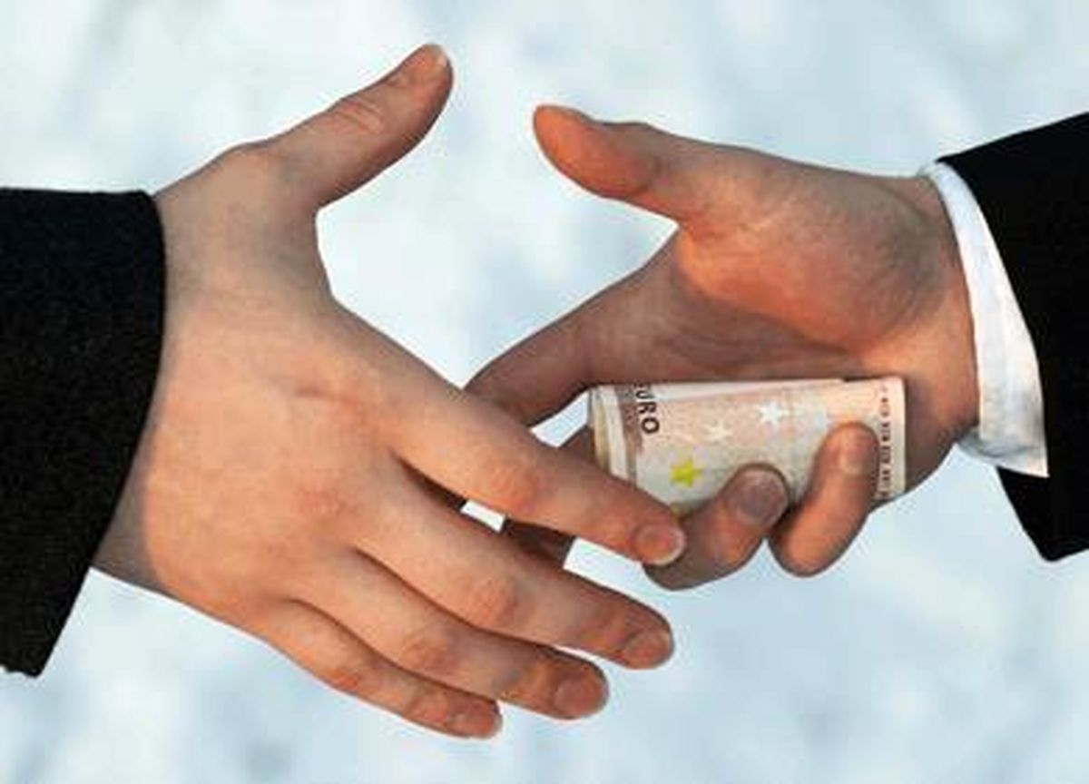 دلالی، آفتی بزرگ که اقتصاد کشور را ویران می‌کند
