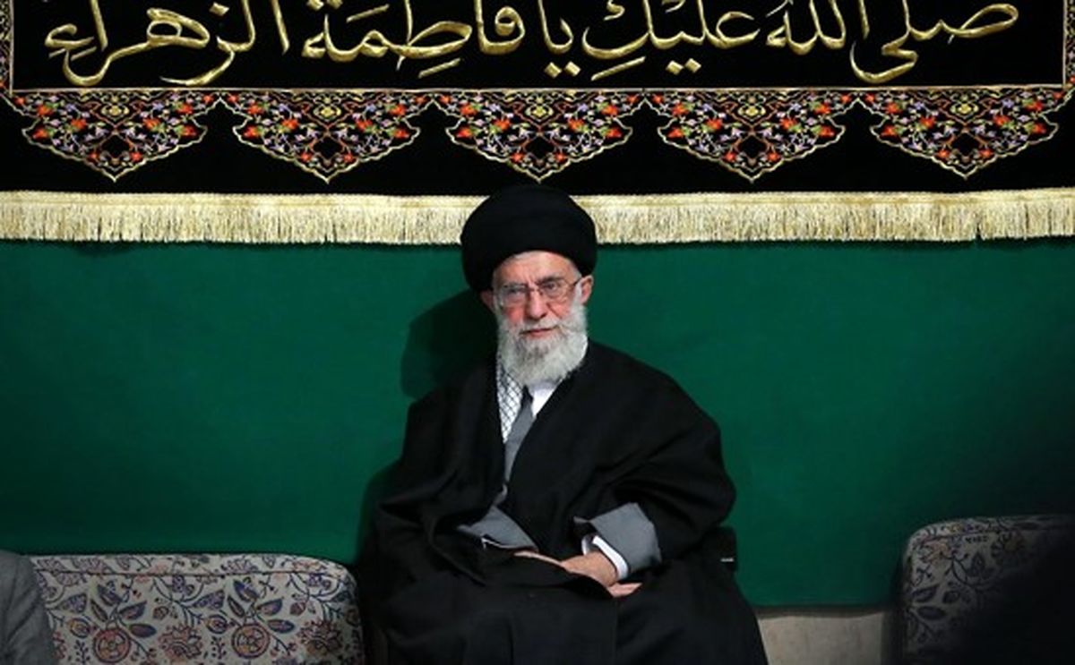 حاج قاسم در عزاداری فاطمیه در حسینیه امام خمینی(ره)+عکس