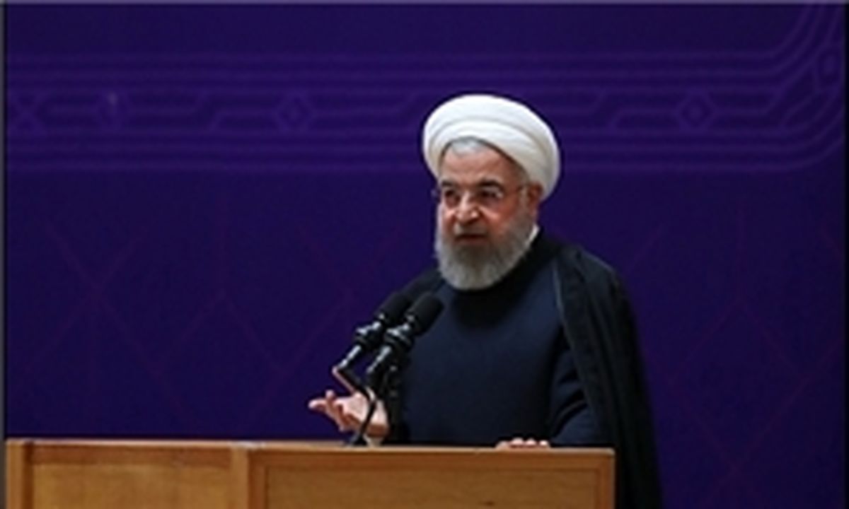 روحانی با انتقاد از وزرا فرافکنی می کند