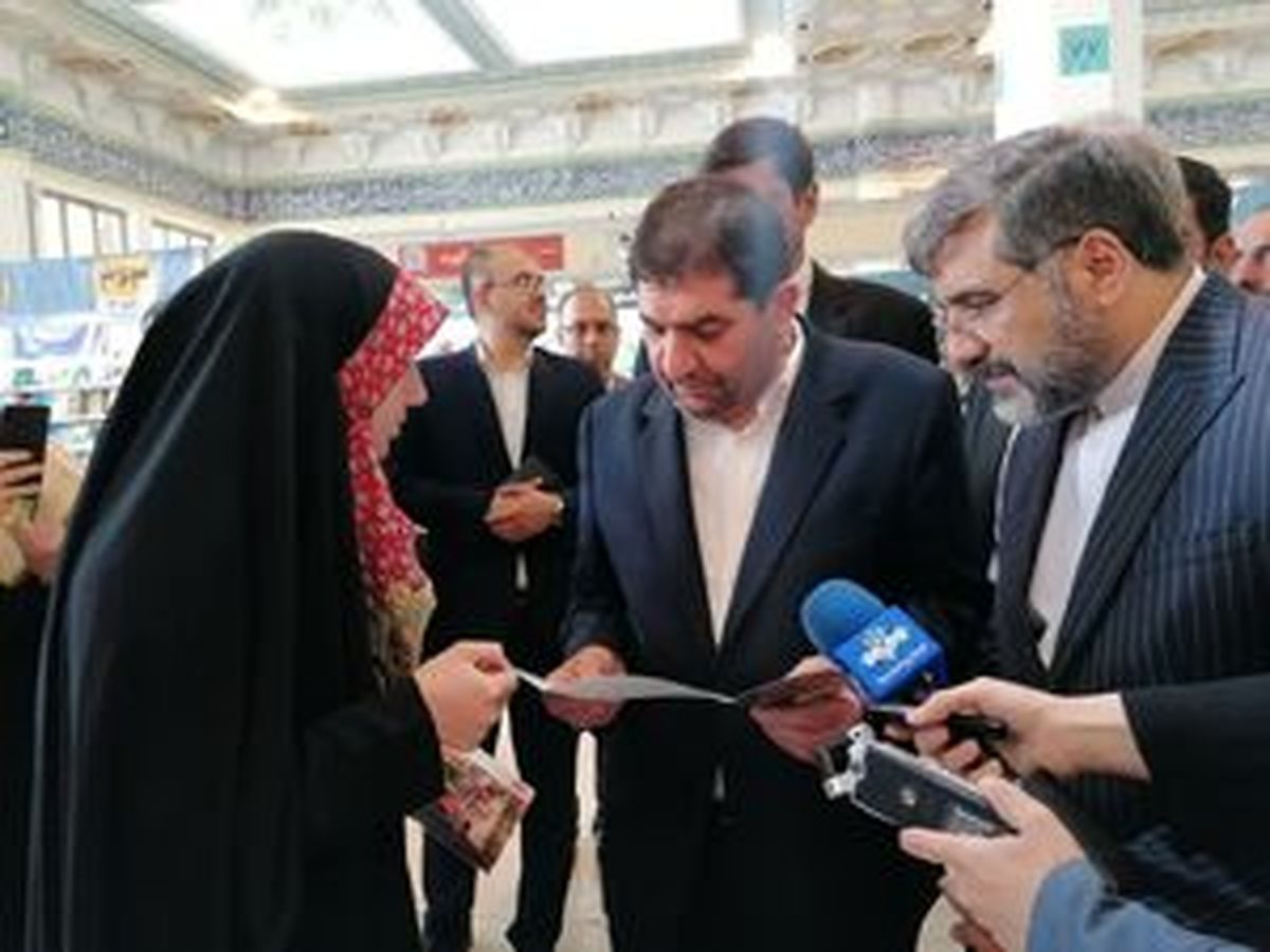 مخبر: دولت همه جانبه از صنعت نشر پشتیبانی می‌کند