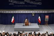 معنی آیه نصب شده دیدار امروز رهبر انقلاب با مردم کرمان