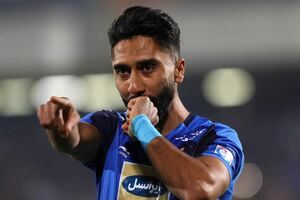 فرشید باقری بازیکن استقلال با موهای سامورایی+عکس