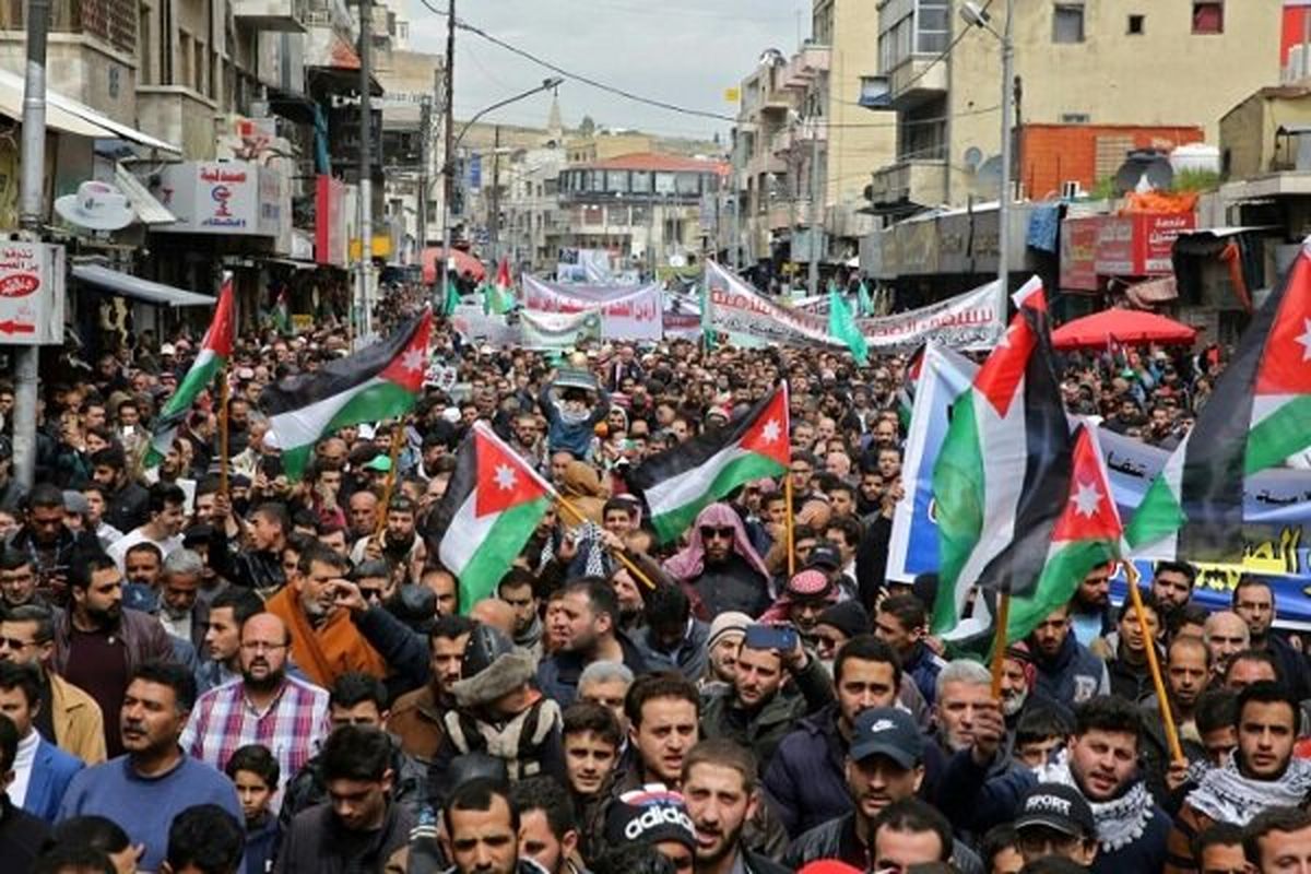اردنی‌ها خواهان اخراج سفرای آمریکا و اسرائیل شدند

