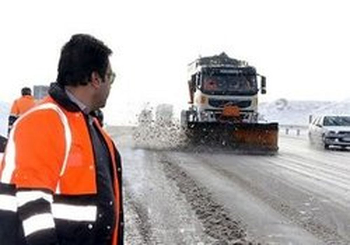 آمادگی کامل راهداری در پی برف و کولاک شدید