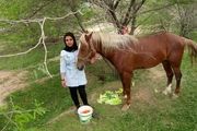 از نبود باشگاه سوارکاری دولتی تا گلایه از مسئولین در گفتگو با بانوی اسب سوار کردستانی