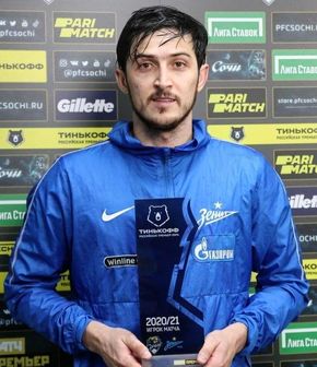 سردار آزمون در زنیت ماندنی شد