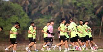 تشویق شاگردان گل‌محمدی توسط هند‌ی‌ها