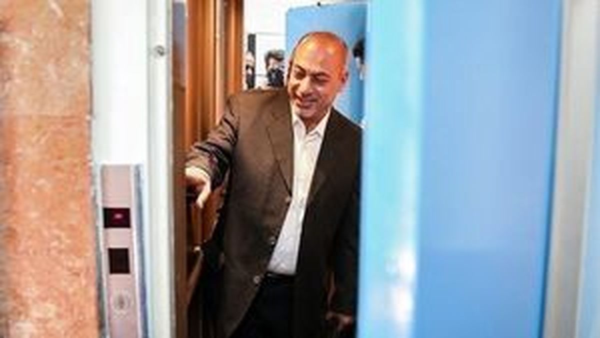 بازگشت مشاور مستعفی به باشگاه استقلال