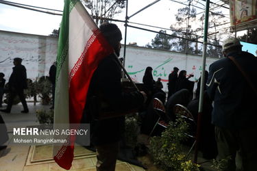لحظات تحویل سال در گلزار شهدای تهران