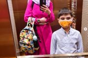 سپیده خداوردی و پسرش در راه مدرسه /عکس