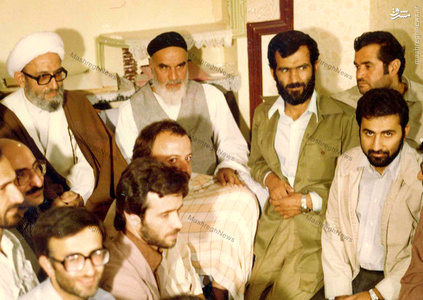استاد سید علی اکبر پرورش به همراه اعضای کابینه آیت الله مهدوی کنی در محضر امام خمینی