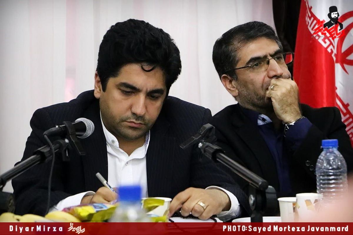  ثابت قدم کار را تمام کرد; برخی اعضای شورا باج می‌خواهند اما من باج نمی‌دهم 