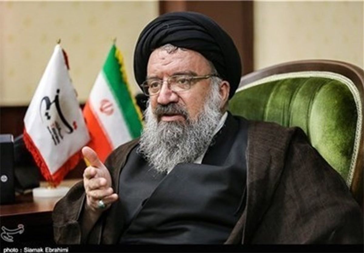 آیت‌الله خاتمی: برخی بانوان‌ یک شال روی سر می‌اندازند و اسمش را حجاب می‌گذارند