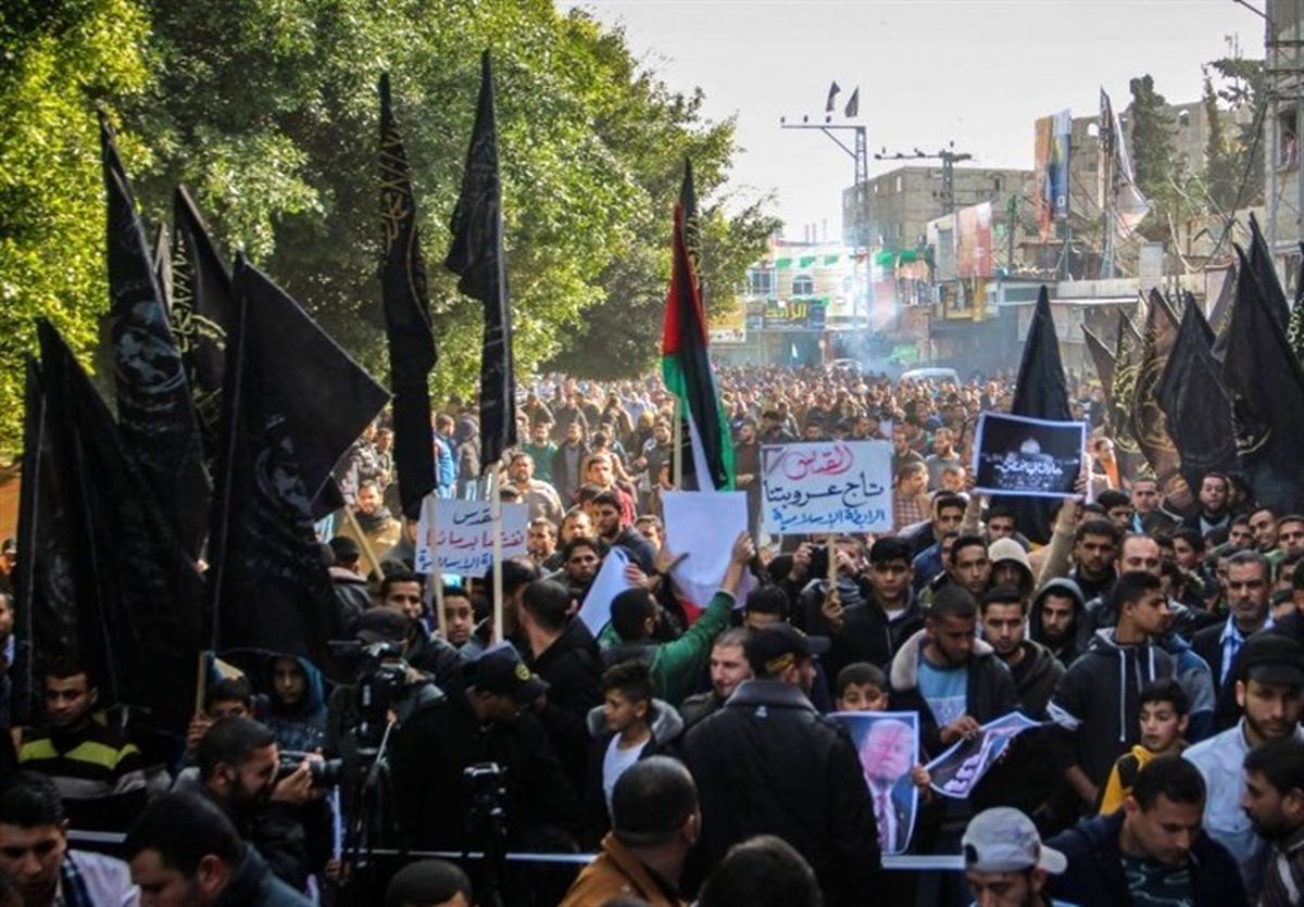 تشییع شهید فلسطینی به راهپیمایی تبدیل شد+تصاویر