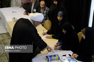 حضور شخصیت های سیاسی در مرحله دوم رای گیری چهاردهمین دوره انتخابات ریاست جمهوری/گزارش تصویری