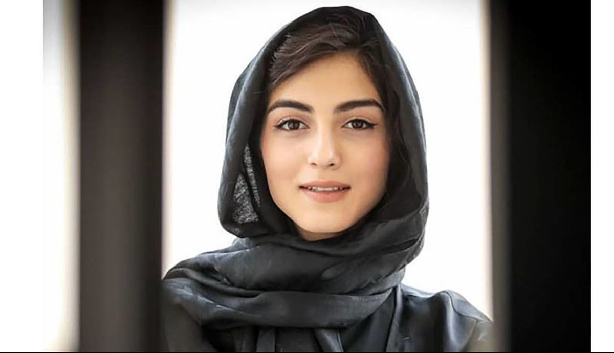 پوششی متفاوت از خانمی که سیمرغ گرفت