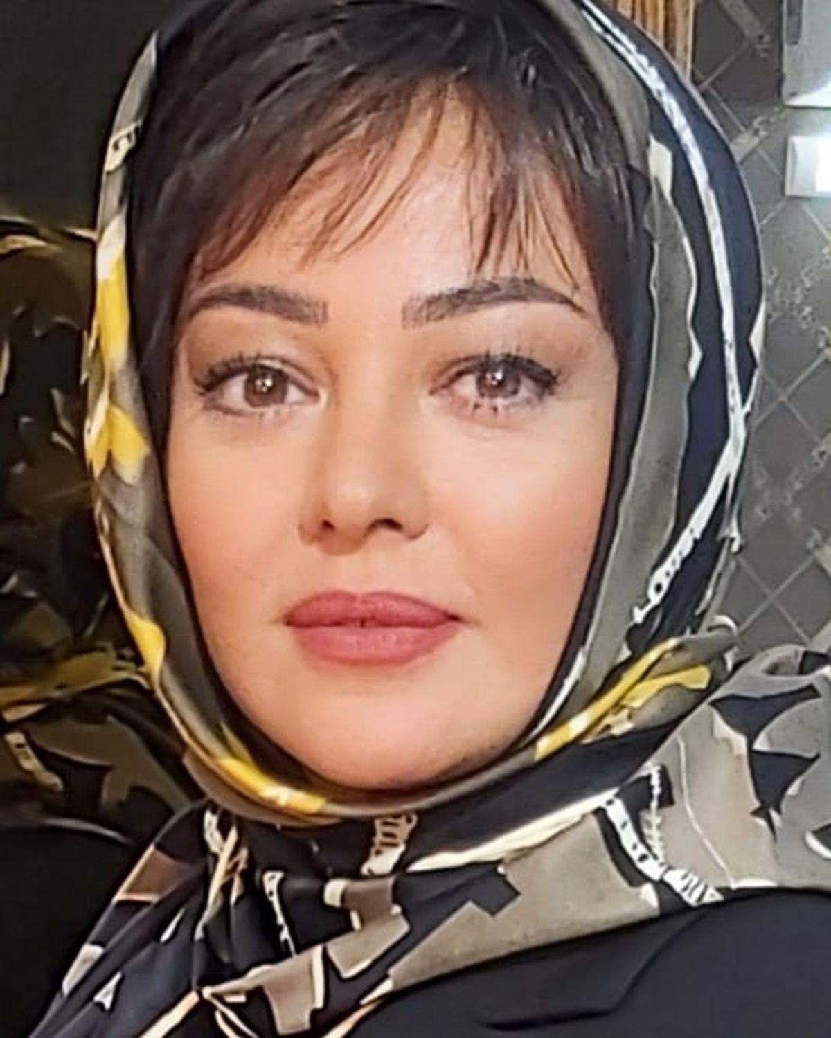 «رزیتا غفاری» با چهره و لباسی خاک آلود/ عکس