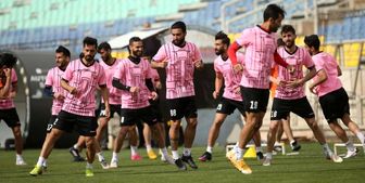 تمرین امروز سرخپوشان با لباس های صورتی+ عکس