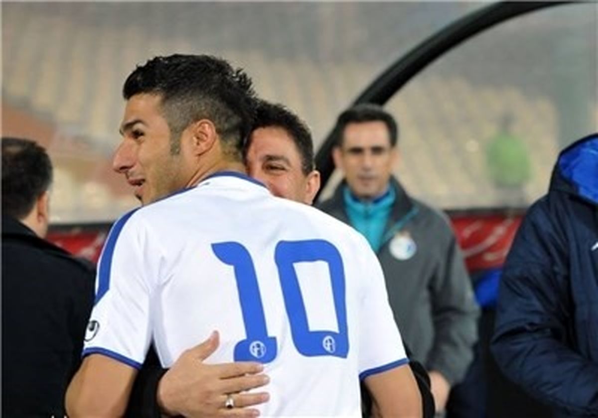 مهاجم سابق استقلال شاگرد قلعه نویی شد