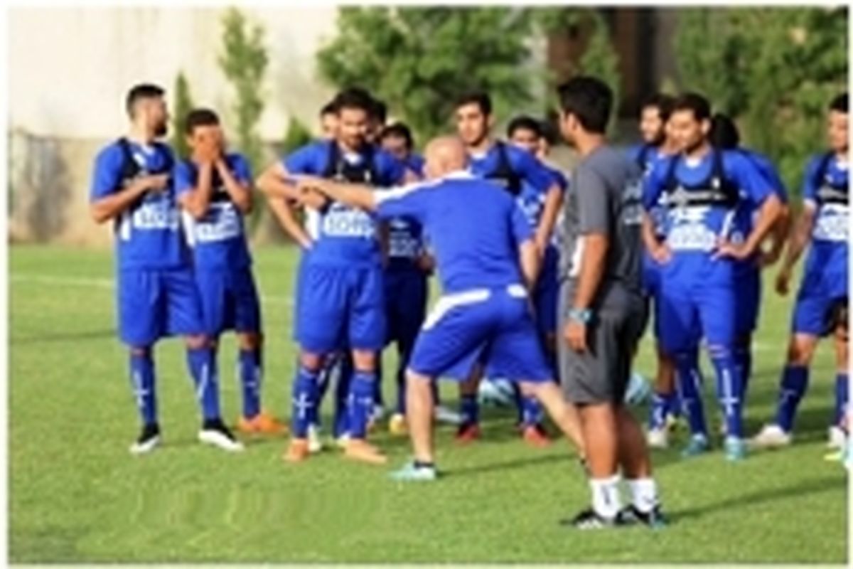 استقلالی‌ها داخل بشکه رفتند
