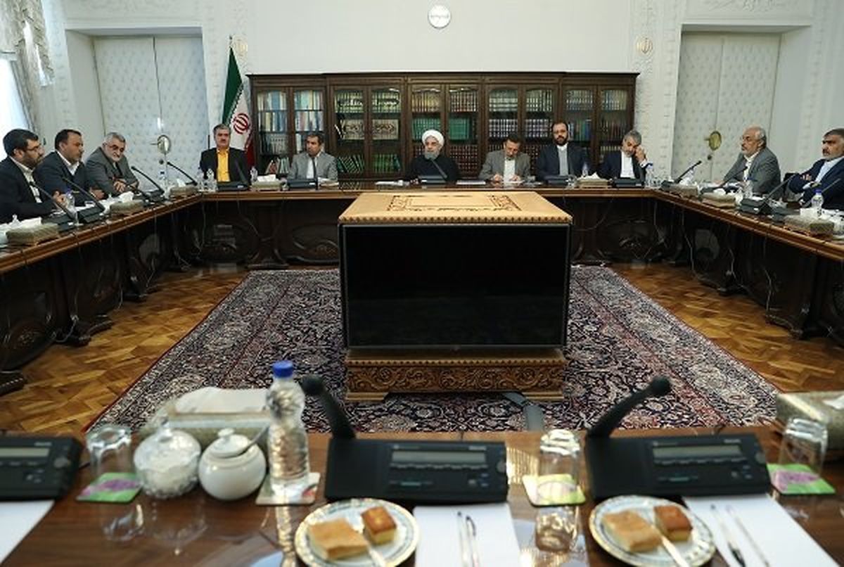 برخی گفتند مشکلات را به داخل ایران می‌کشانیم