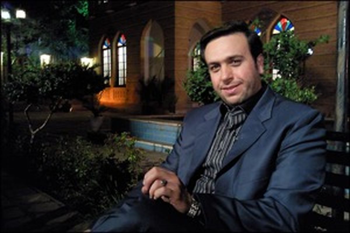 مجری سرشناس خادم بارگاه رضوی شد+عکس