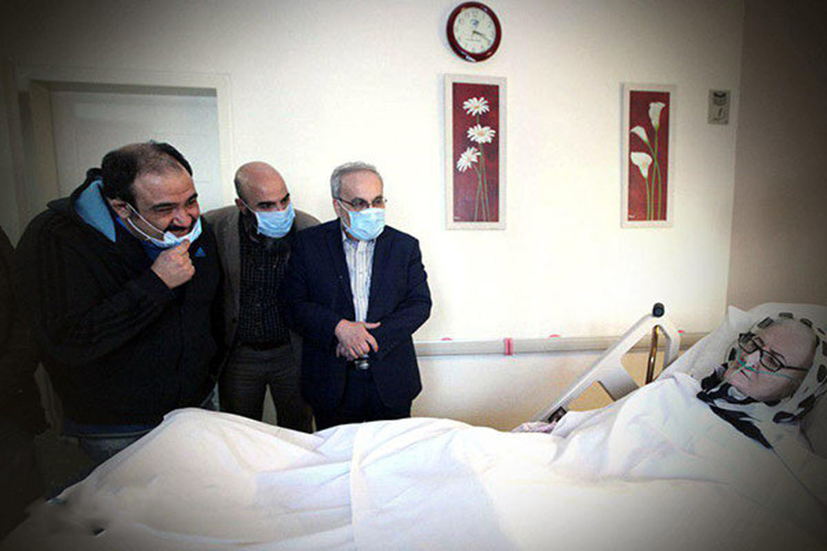 مدیران و هنرمندان به ملاقات خانم بازیگر رفتند
