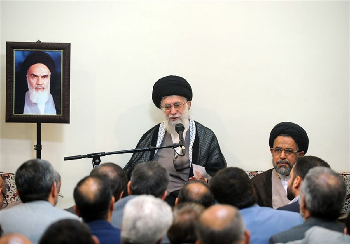 رهبر انقلاب:جهت‌گیری‌های انقلاب باید به طور کامل در وزارت اطلاعات حفظ شود