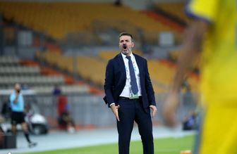 مربی محبوب استقلالی‌ها با عملکرد افتضاح زیر تیغ انتقاد
