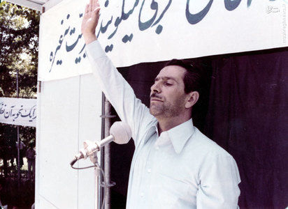حاج محمود مرتضایی فر در حال اجرای یکی از مراسم ها 